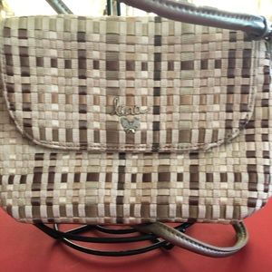🍂🍁🍂Lina Bags woven clutch with strap